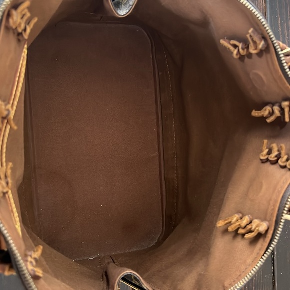 Louis Vuitton Alma to add to your collection - Picture 5 of 7